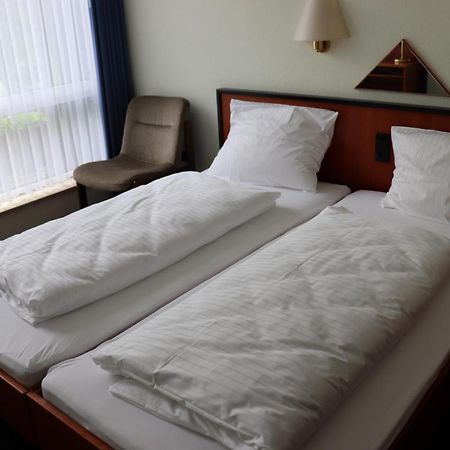 Hotel Stadthalle Илцен Екстериор снимка